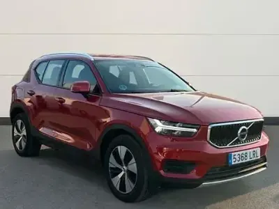 Usado Volvo XC40 Momentum 163 CV (119 kW) 2021 Rojo SUV