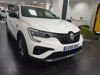 Usado Renault Arkana Techno 145 CV (106 kW) 2026 Blanco SUV