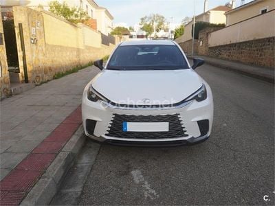 Usado Lexus LBX 136 CV (100 kW) 2024 Blanco SUV