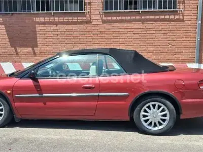 Usado Chrysler Sebring Cabriolet Limited 203 CV (149 kW) 2005 Rojo Descapotable