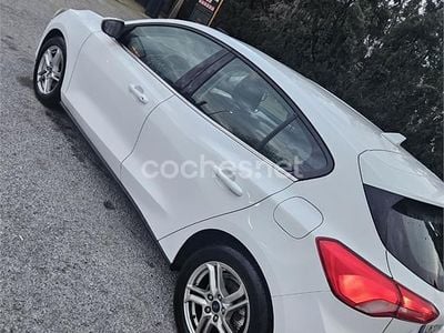 Usado Ford Focus Trend 120 CV (88 kW) 2020 Blanco Berlina