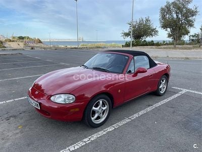 Usado Mazda MX5 110 CV (80 kW) 1998 Rojo Descapotable