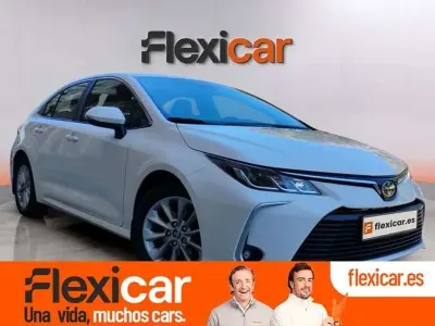 Usado Toyota Corolla Active 122 CV (89 kW) 2022 Blanco Berlina