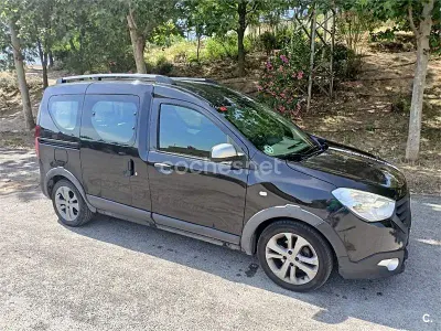 Usado Dacia Dokker 90 CV (66 kW) 2015 Marrón Monovolumen