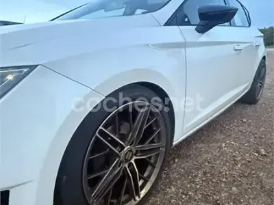 Usado Seat Leon Ecomotive 110 CV (80 kW) 2015 Blanco Berlina