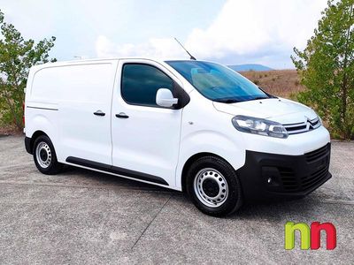 Usado Citroën Jumpy Comfort 115 CV (84 kW) 2017 Blanco Monovolumen
