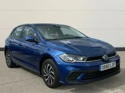 Käytetty VW Polo Life 95 HP (69 kW) 2022 Sininen Viistoperä
