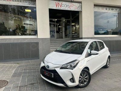Usado Toyota Yaris Hybrid Active 100 CV (73 kW) 2018 Blanco Berlina