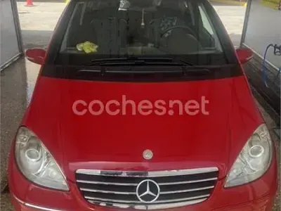 Usado Mercedes A180 Classic 109 CV (80 kW) 2005 Rojo Monovolumen