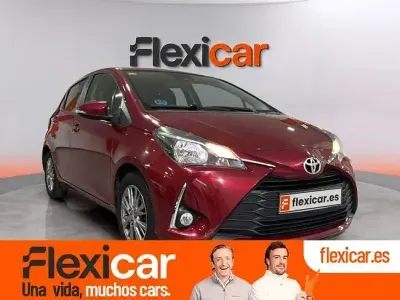 Usado Toyota Yaris Active 69 CV (50 kW) 2019 Rojo