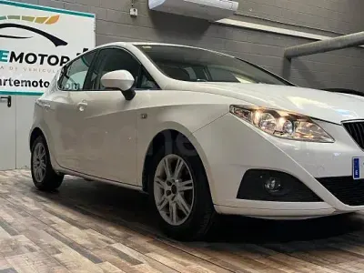 Usado Seat Ibiza Style 90 CV (66 kW) 2010 Blanco Berlina