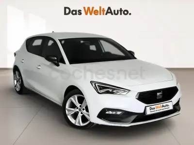 Usado Seat Leon FR 130 CV (95 kW) 2023 Blanco Berlina