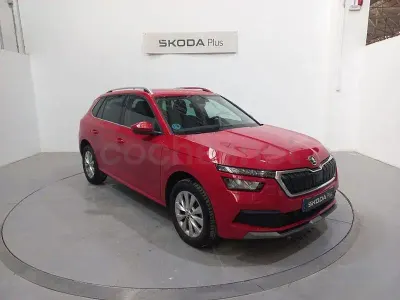 Usado Skoda Kamiq Ambition 110 CV (80 kW) 2022 Rojo SUV