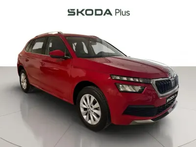 Usado Skoda Kamiq Ambition 110 CV (80 kW) 2022 Rojo SUV