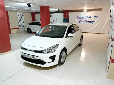 Käytetty Kia Rio 84 HP (61 kW) 2022 Valkoinen