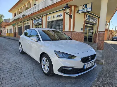 Usado Seat Leon Style 115 CV (84 kW) 2022 Blanco Berlina