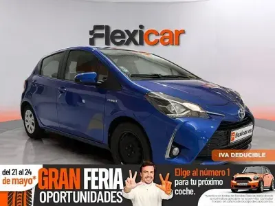 Usado Toyota Yaris Hybrid Business Edition 116 CV (85 kW) 2020 Azul