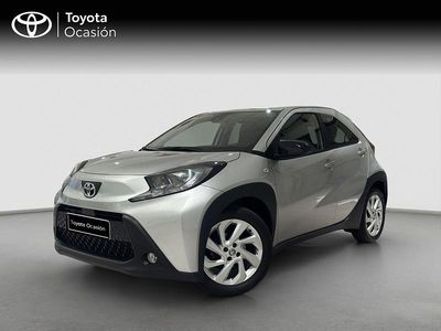 Usado Toyota Aygo X Play 72 CV (52 kW) 2024 Gris / plata SUV