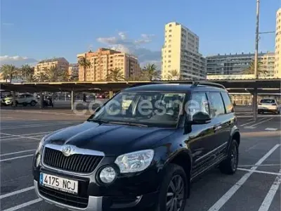 Usado Skoda Yeti Active 105 CV (77 kW) 2010 Negro SUV