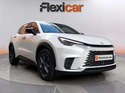 Usado Lexus LBX 136 CV (100 kW) 2024 Blanco SUV