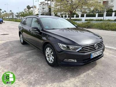 Usado VW Passat Edition 120 CV (88 kW) 2018 Negro Familiar