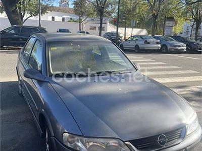 Usado Opel Vectra Elegance 125 CV (91 kW) 2001 Gris / plata Berlina