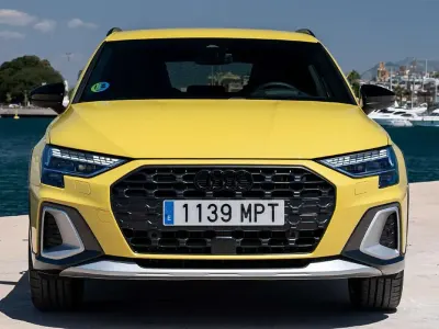 Novo Audi A3 150 HP (110 kW) 2025 Verde SUV