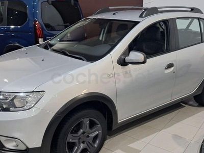 Usado Dacia Sandero Stepway 90 CV (66 kW) 2018 Gris / plata Berlina