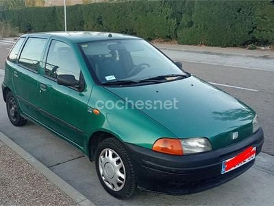 Usado Fiat Punto S 63 CV (46 kW) 1999 Verde Berlina