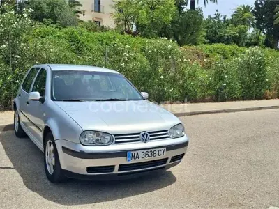 Usado VW Golf IV Conceptline 90 CV (66 kW) 2001 Gris / plata Berlina