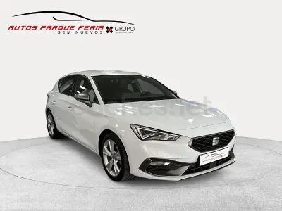Usado Seat Leon FR 116 CV (85 kW) 2025 Blanco Berlina