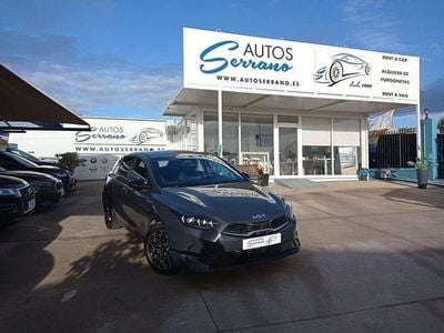 Usado Kia Ceed Style 101 CV (74 kW) 2025 Gris Utilitario