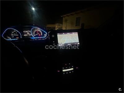 Blanco Usado 2017 Peugeot 2008 Allure SUV | 9999 € (Precio justo)