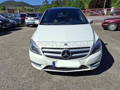 Usado Mercedes B200 136 CV (100 kW) 2012 Blanco Monovolumen