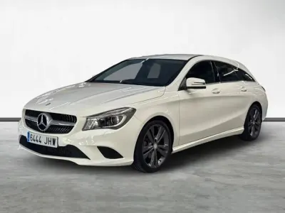 Usado Mercedes CLA180 Shooting Brake 122 CV (89 kW) 2015 Blanco Familiar