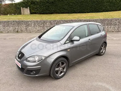 Usado Seat Altea I-Tech 140 CV (102 kW) 2015 Gris / plata Monovolumen