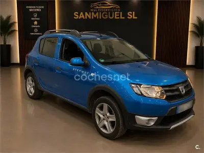 Usado Dacia Sandero Stepway 90 CV (66 kW) 2016 Azul Berlina