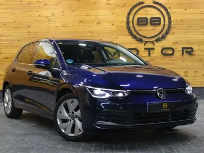 Usado VW Golf VIII Style 150 CV (110 kW) 2020 Azul Berlina