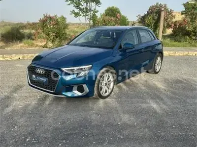 Usado Audi A3 Premium 110 CV (80 kW) 2021 Azul Berlina