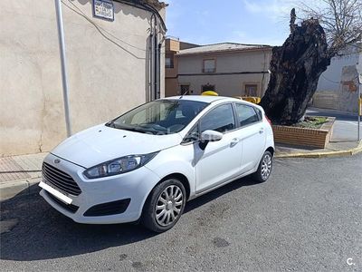 Usado Ford Fiesta Trend 75 CV (55 kW) 2015 Blanco Berlina