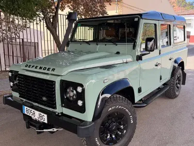 Usado Land Rover Defender SE 122 CV (89 kW) 2014 Verde Familiar