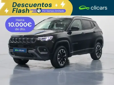 Usado Jeep Compass Trailhawk 240 CV (176 kW) 2024 Negro SUV