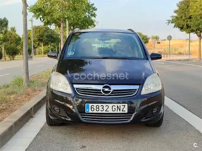 Usado Opel Zafira Cosmo 120 CV (88 kW) 2009 Gris / plata Monovolumen