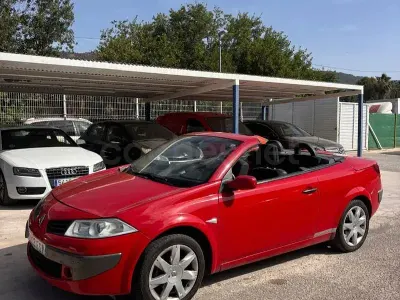 Usado Renault Mégane Cabriolet Dynamique 110 CV (80 kW) 2007 Rojo Descapotable