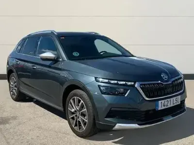 Usado Skoda Kamiq 150 CV (110 kW) 2021 Gris SUV