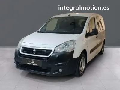Usado Peugeot TePee Access 75 CV (55 kW) 2018 Blanco Van