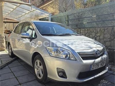 Usado Toyota Auris Hybrid Active 135 CV (99 kW) 2011 Gris / plata Berlina