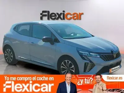 Usado Renault Clio Techno 90 CV (66 kW) 2025 Gris Utilitario