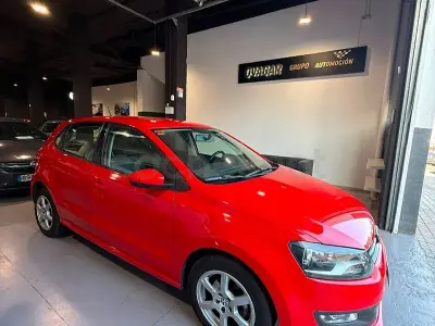 Usado VW Polo Advance 90 CV (66 kW) 2013 Rojo Utilitario