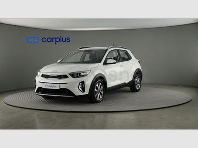 Usado Kia Stonic 84 CV (61 kW) 2023 Clear white (sólido) SUV